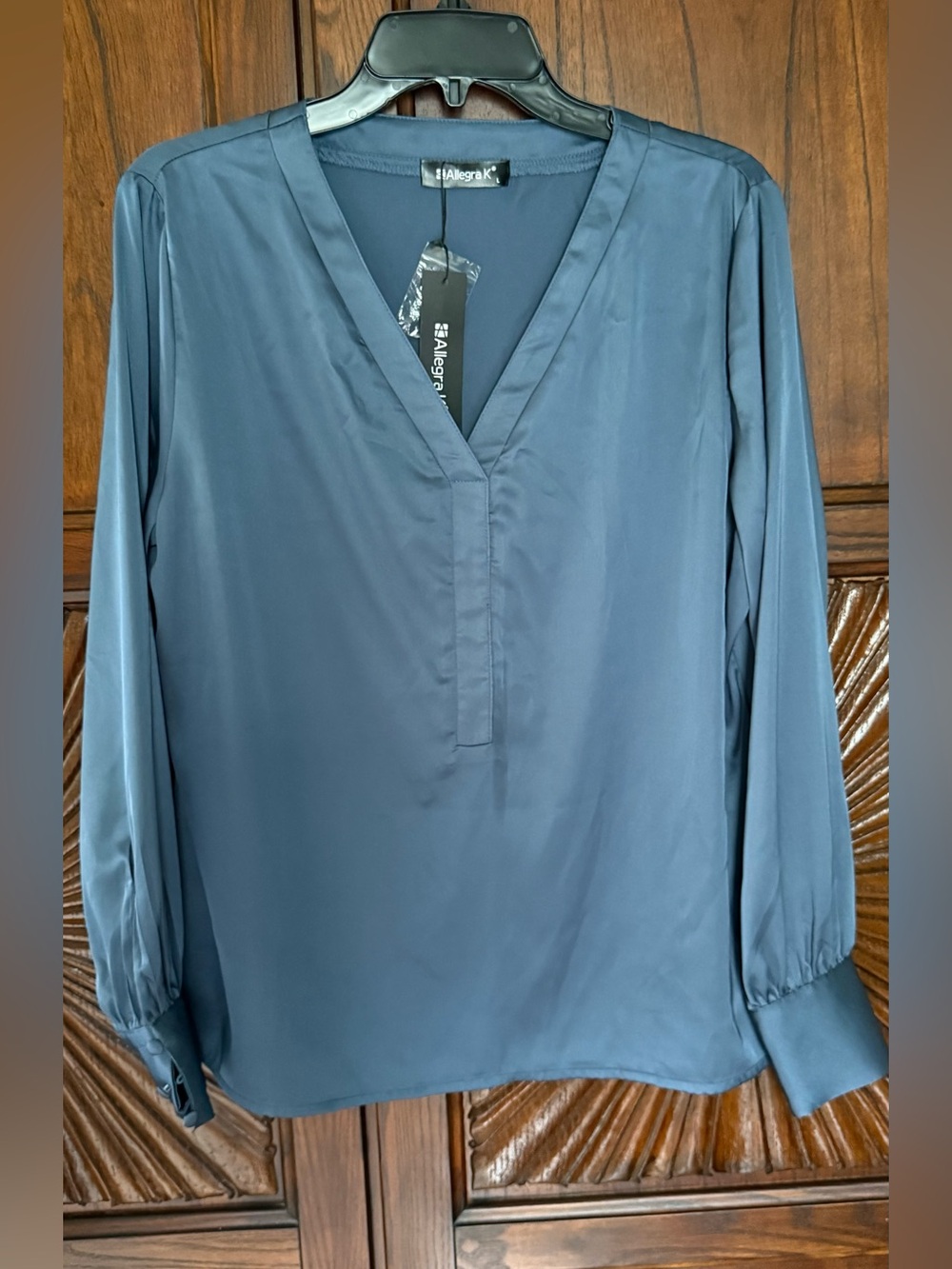 NWT Allegra K V-Neck Long Sleeve Blouse - Size L